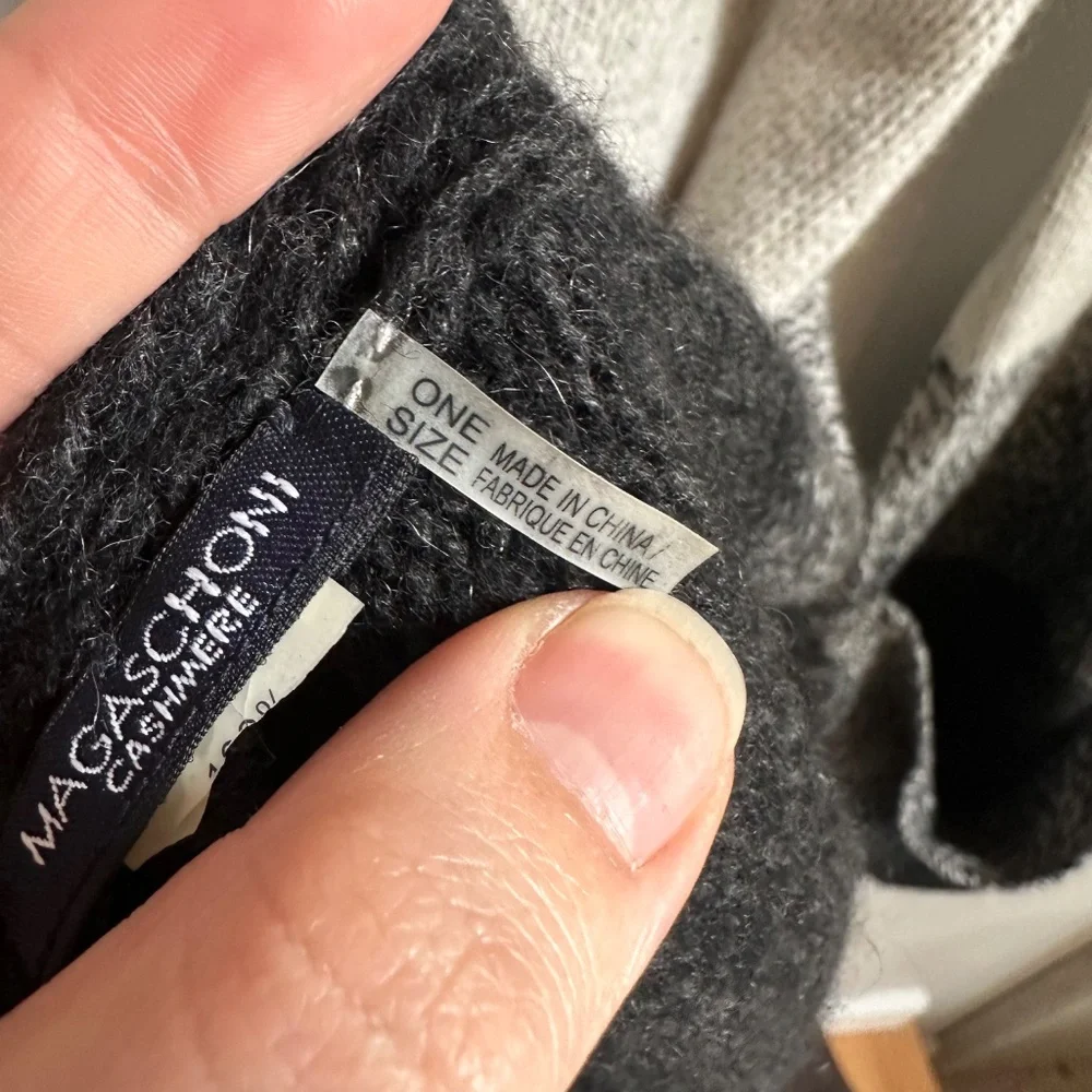 Magaschoni Cashmere Gray Pocket Scarf
